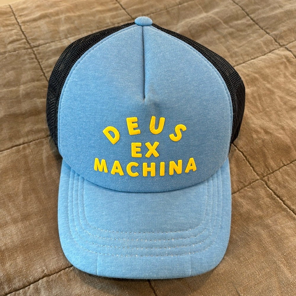 Deus Ex Machina Hat